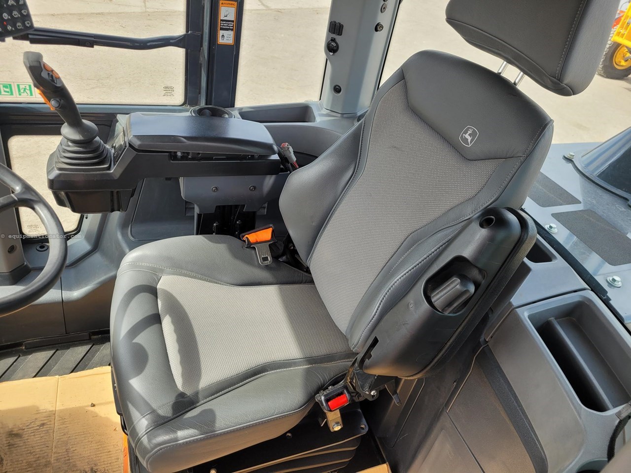 2022 John Deere 544 P Image 11