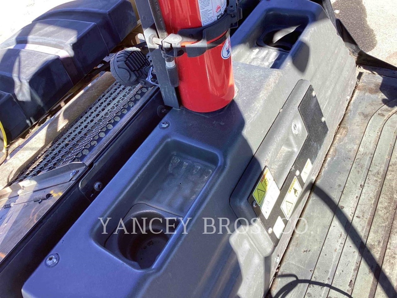 2019 Caterpillar CB10 Image 10