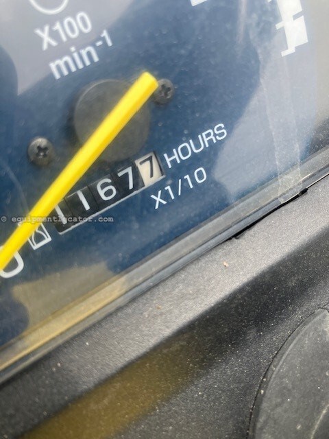 2015 John Deere 2032R Image 10