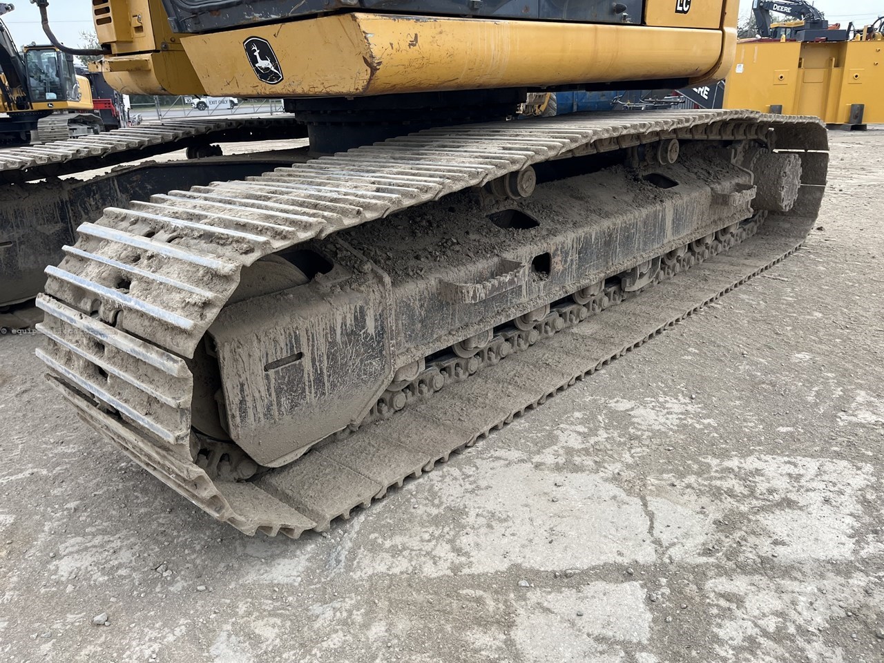 2012 John Deere 225D LC Image 10