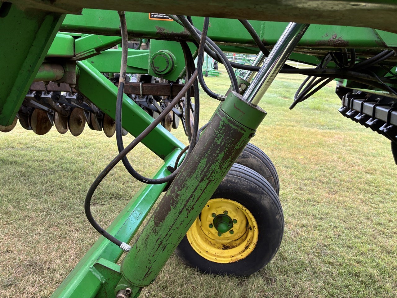 1997 John Deere 455 Image 21