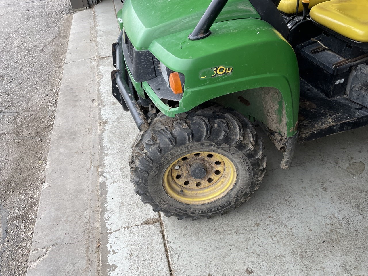 2009 John Deere XUV 850D GREEN Image 2