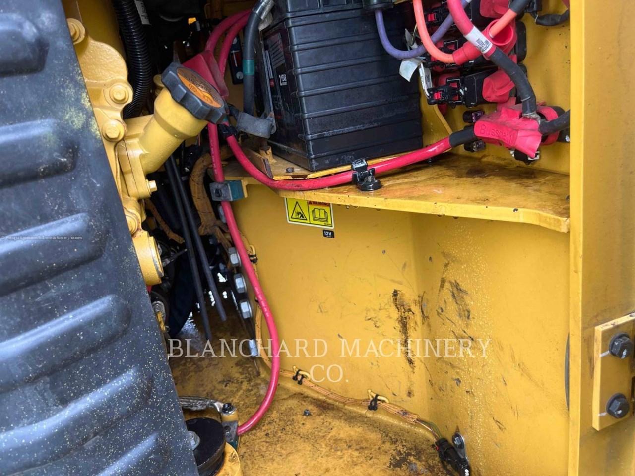 2021 Caterpillar CB13 Image 10