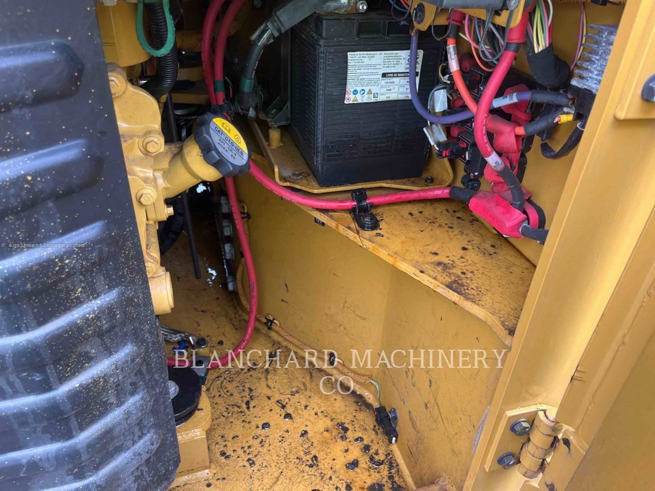 2021 Caterpillar CB13 Image 10