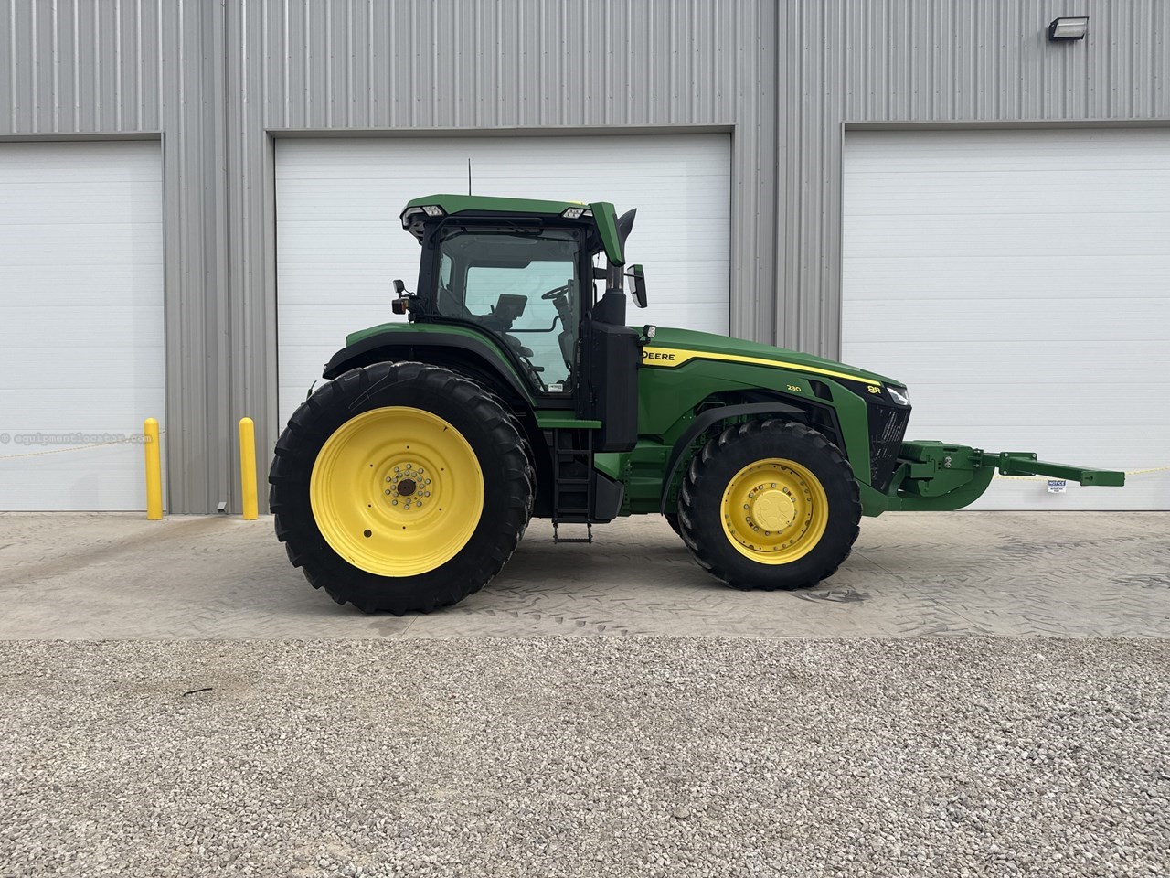 2020 John Deere 8R 230 Image 4