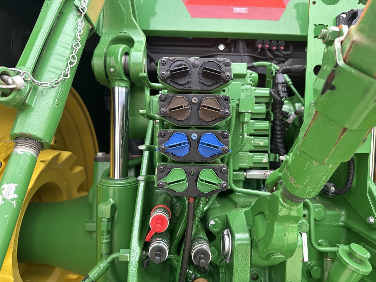 2020 John Deere 8R 230 Image 10
