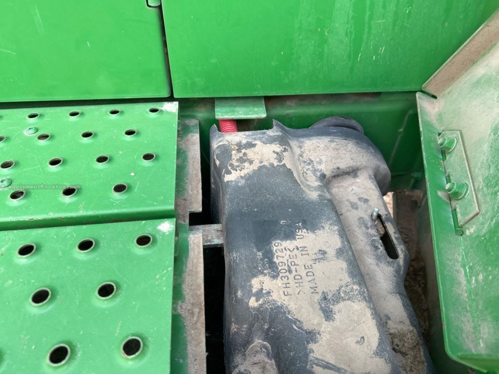 2011 John Deere R450 Image 30