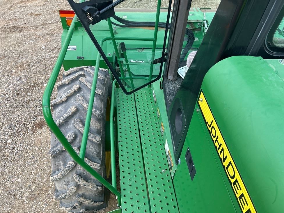 2011 John Deere R450 Image 32