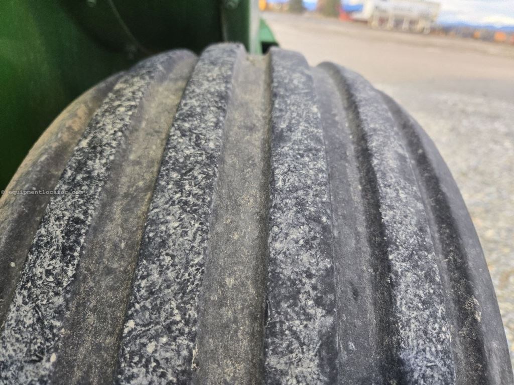 2019 John Deere 348 Image 32