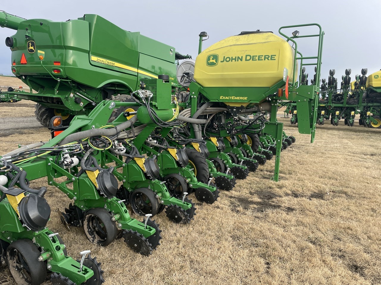 2023 John Deere DR16X Image 2