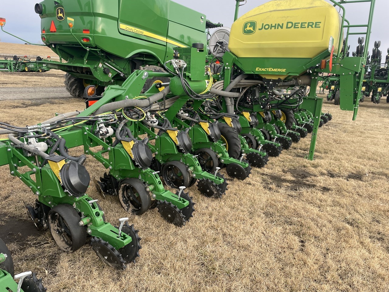2023 John Deere DR16X Image 3