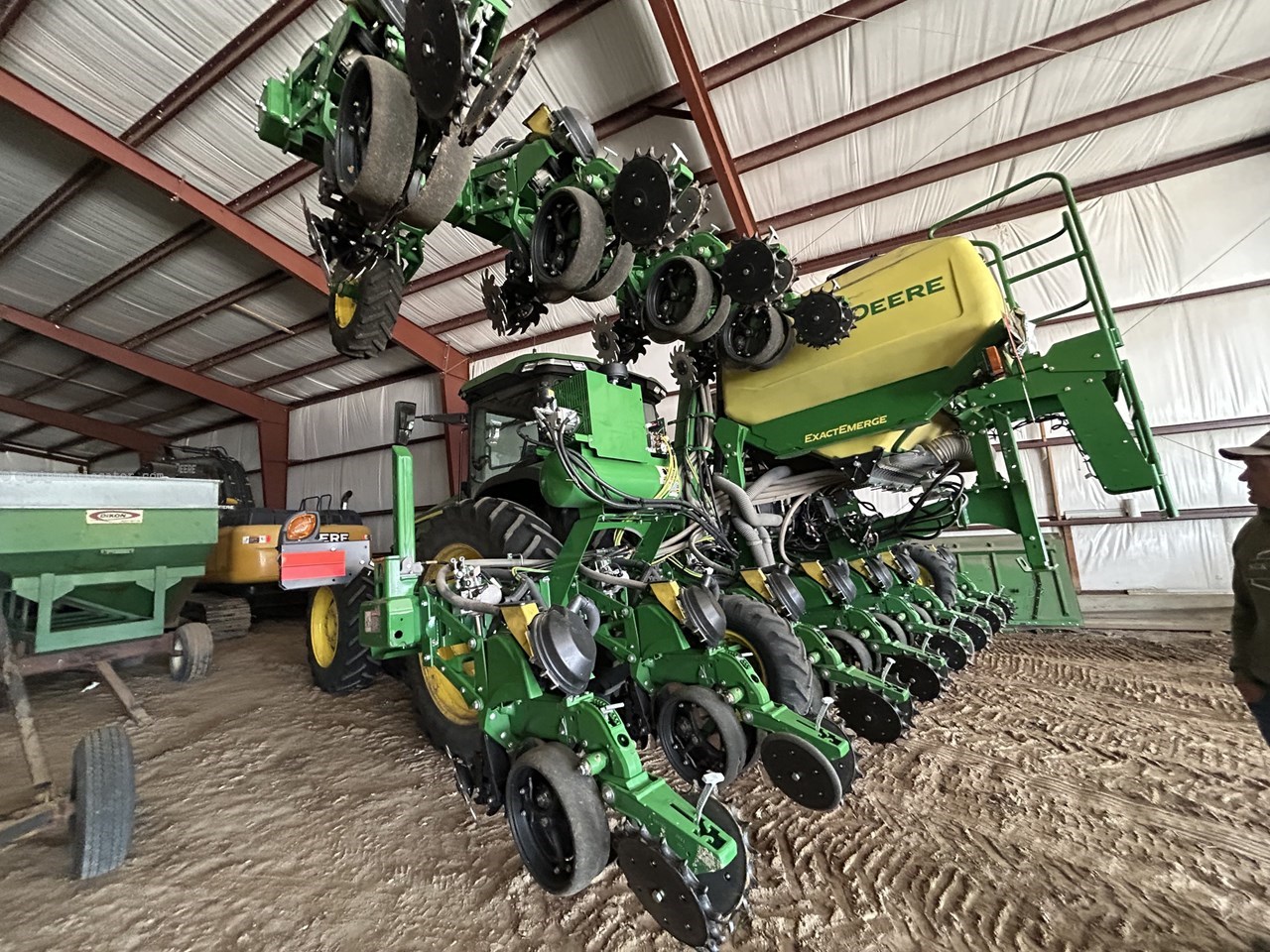 2023 John Deere DR16X Image 15