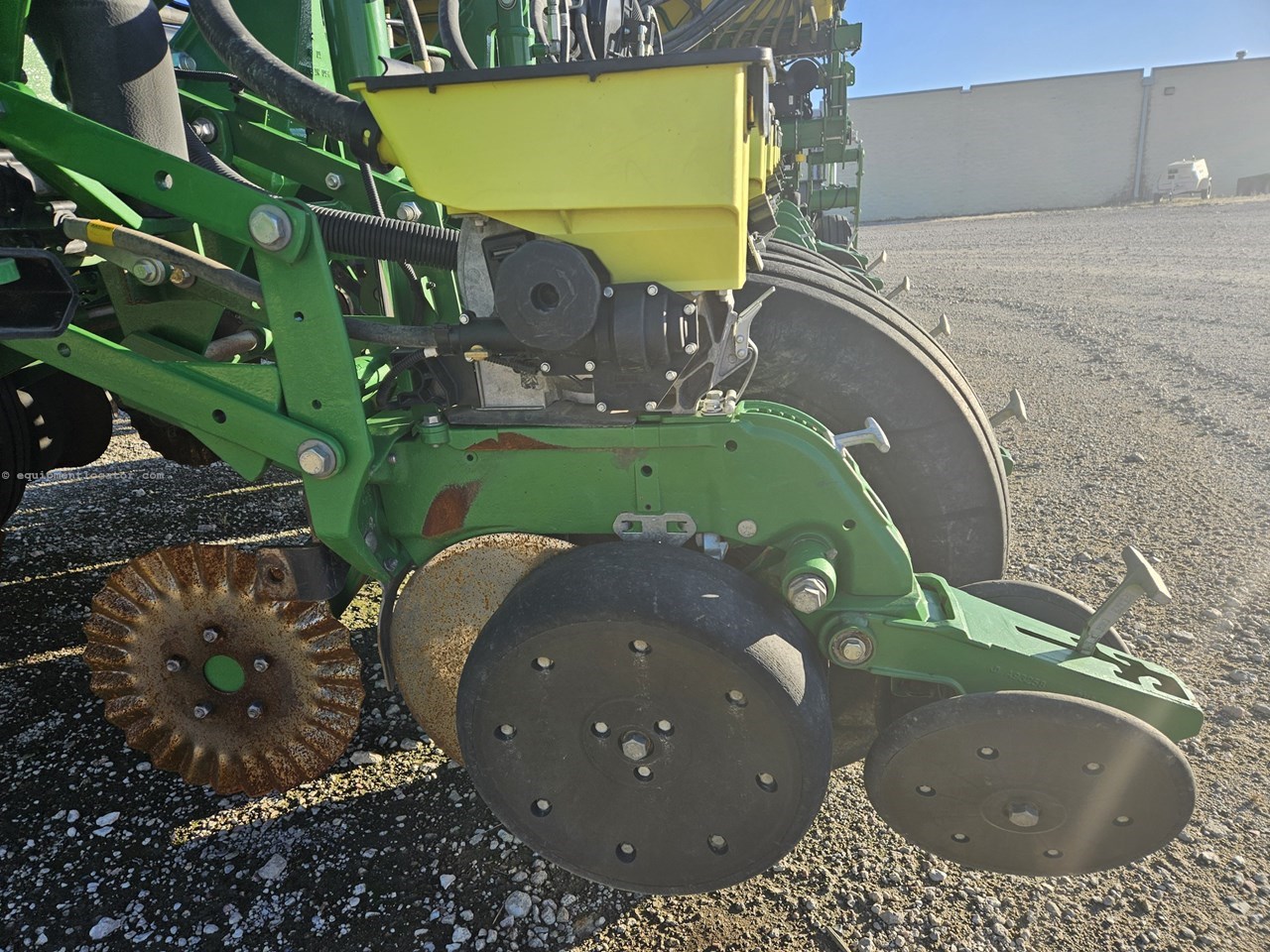 2017 John Deere 1775NT Image 33
