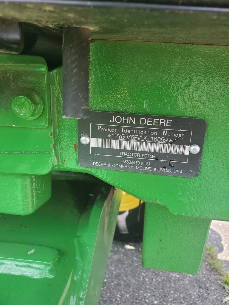 2020 John Deere 5075E Image 10