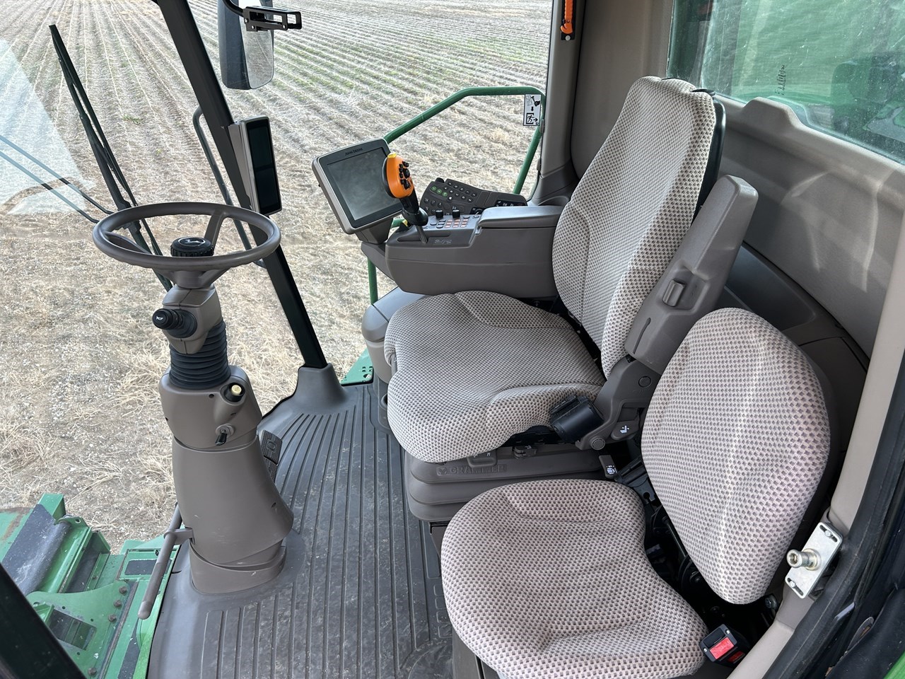 2016 John Deere S680 Image 10