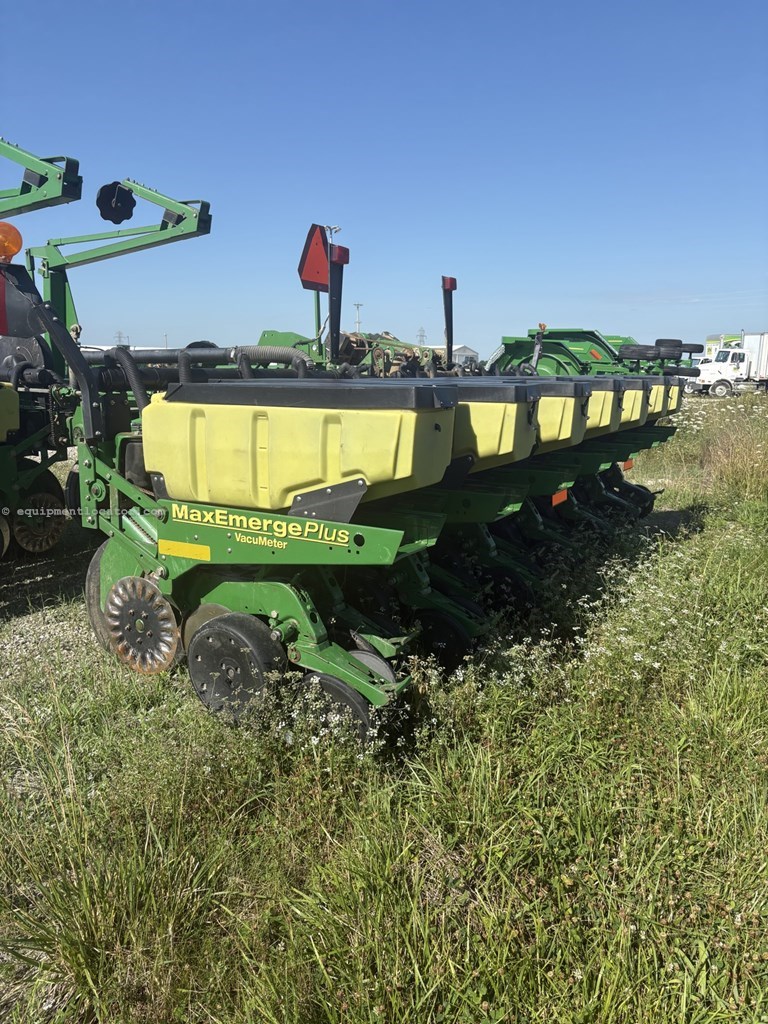 2002 John Deere 1780 Image 10