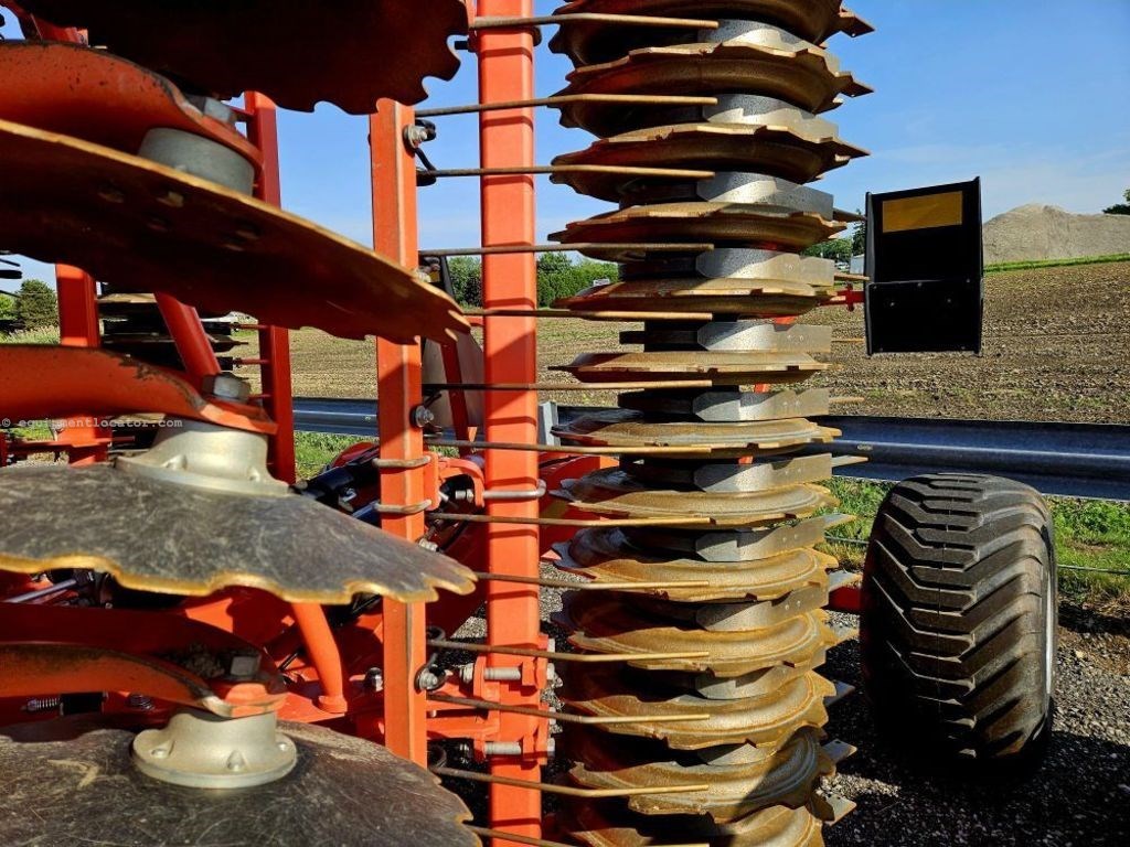 2024 Kubota CD1601T Image 3