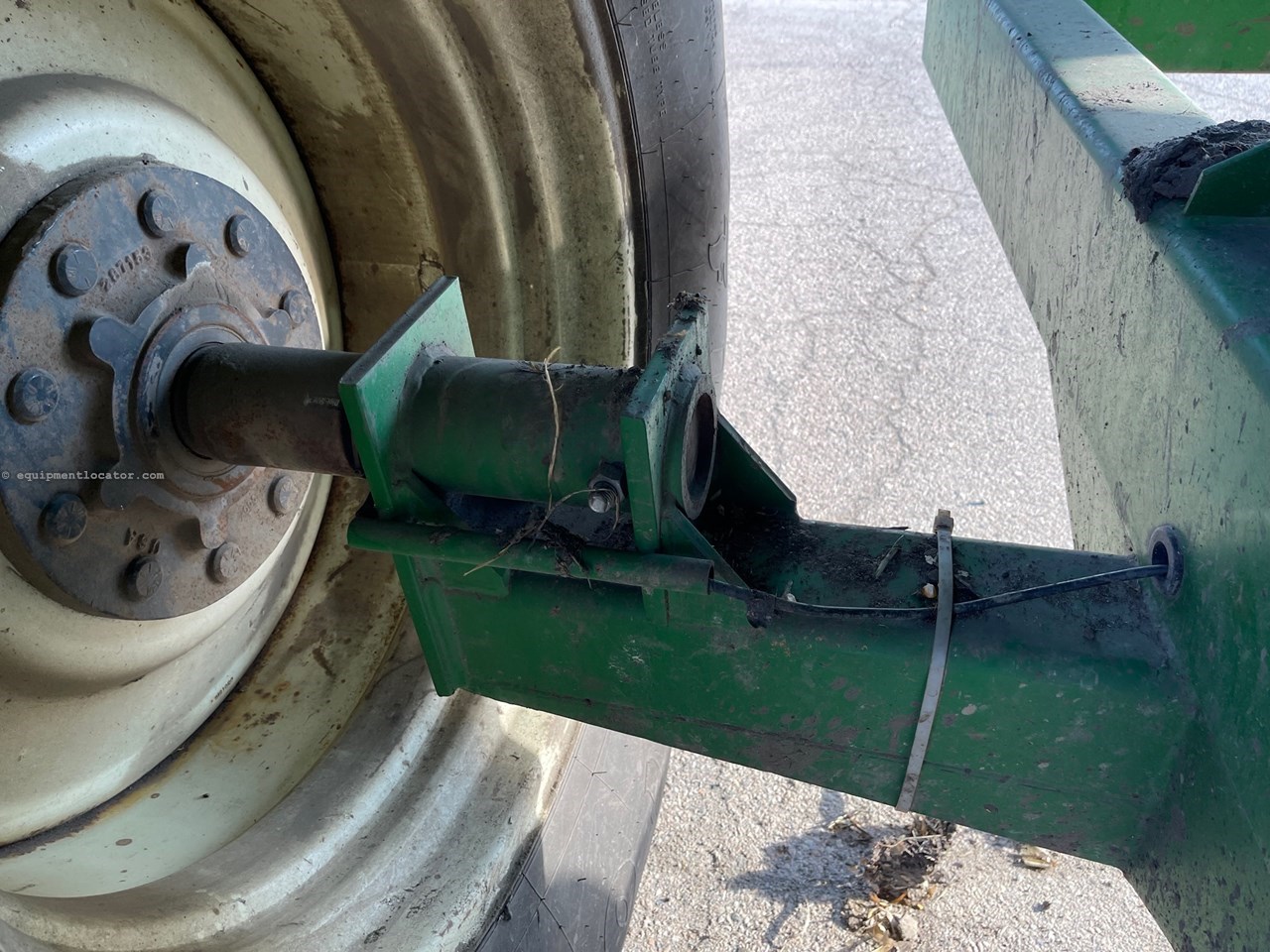 1998 J & M 525-14 Image 10