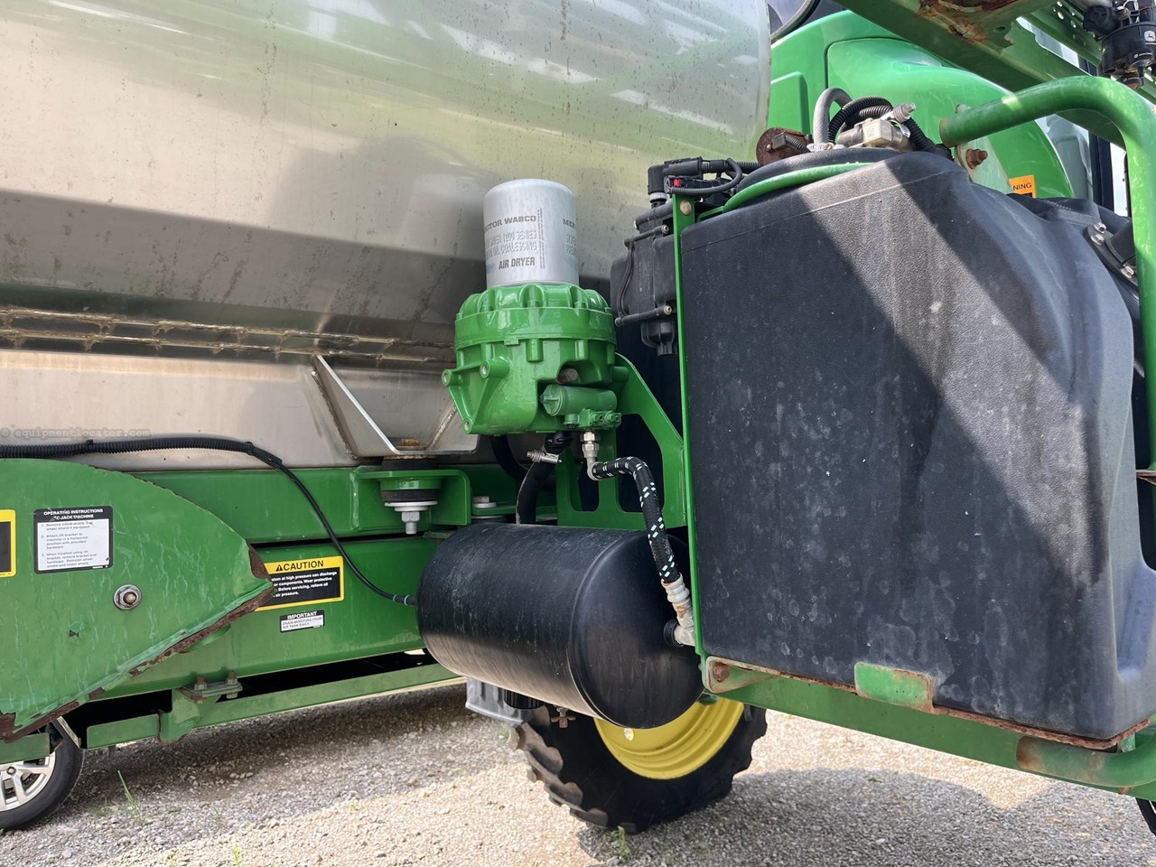 2014 John Deere R4038 Image 20