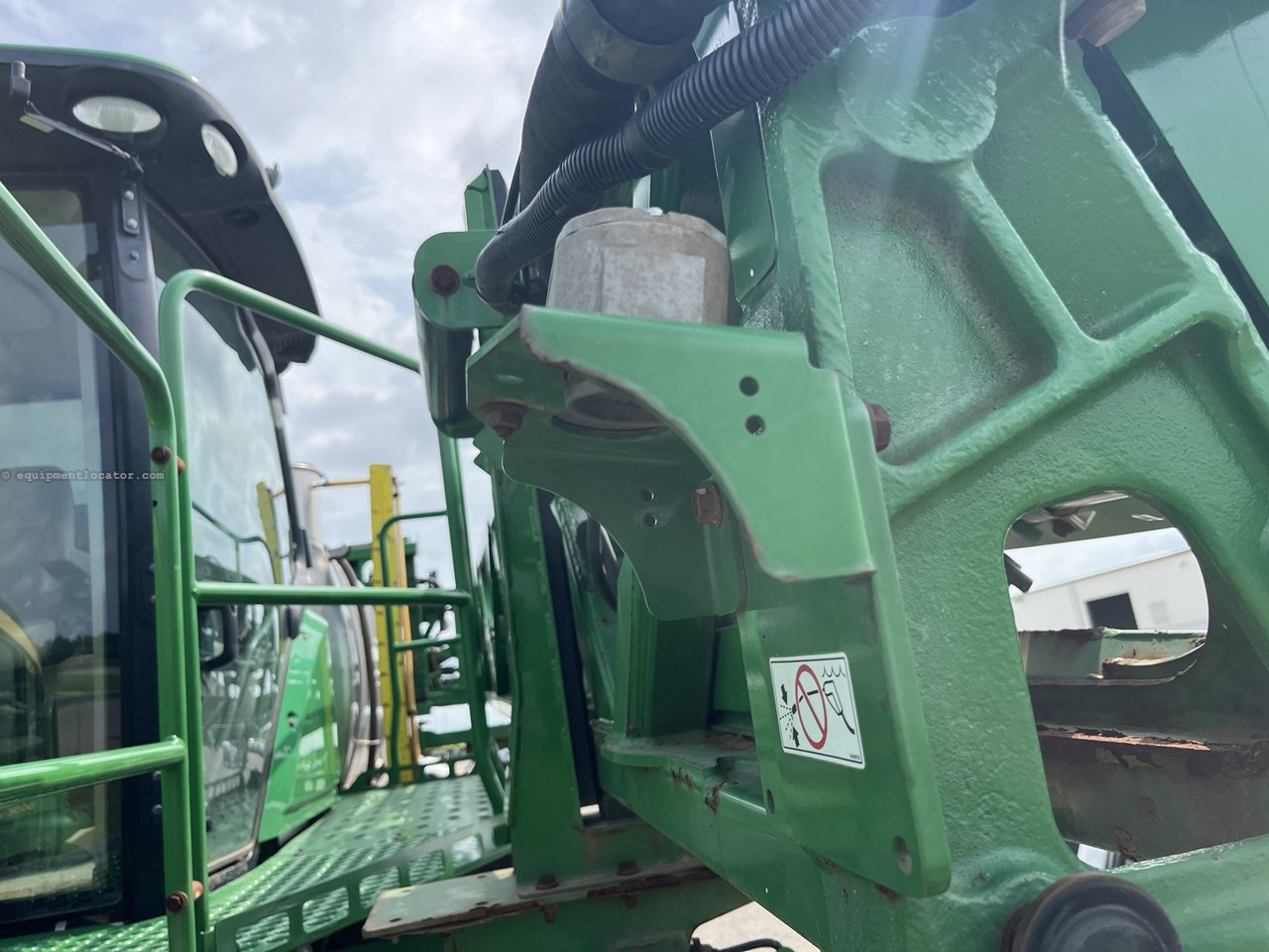 2014 John Deere R4038 Image 32