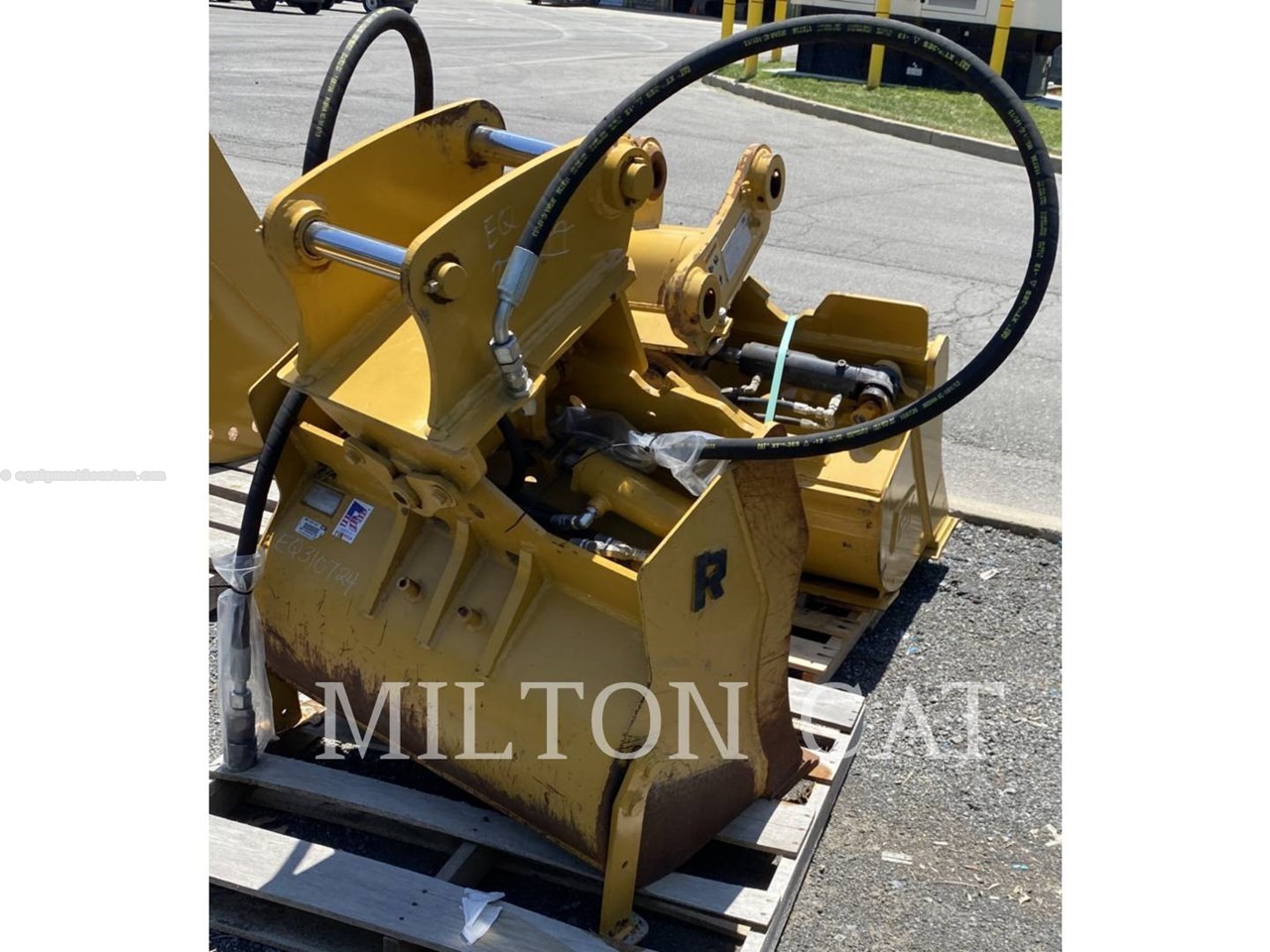 2022 Rockland 305-306 36INCH TILT BUCKET Image 3