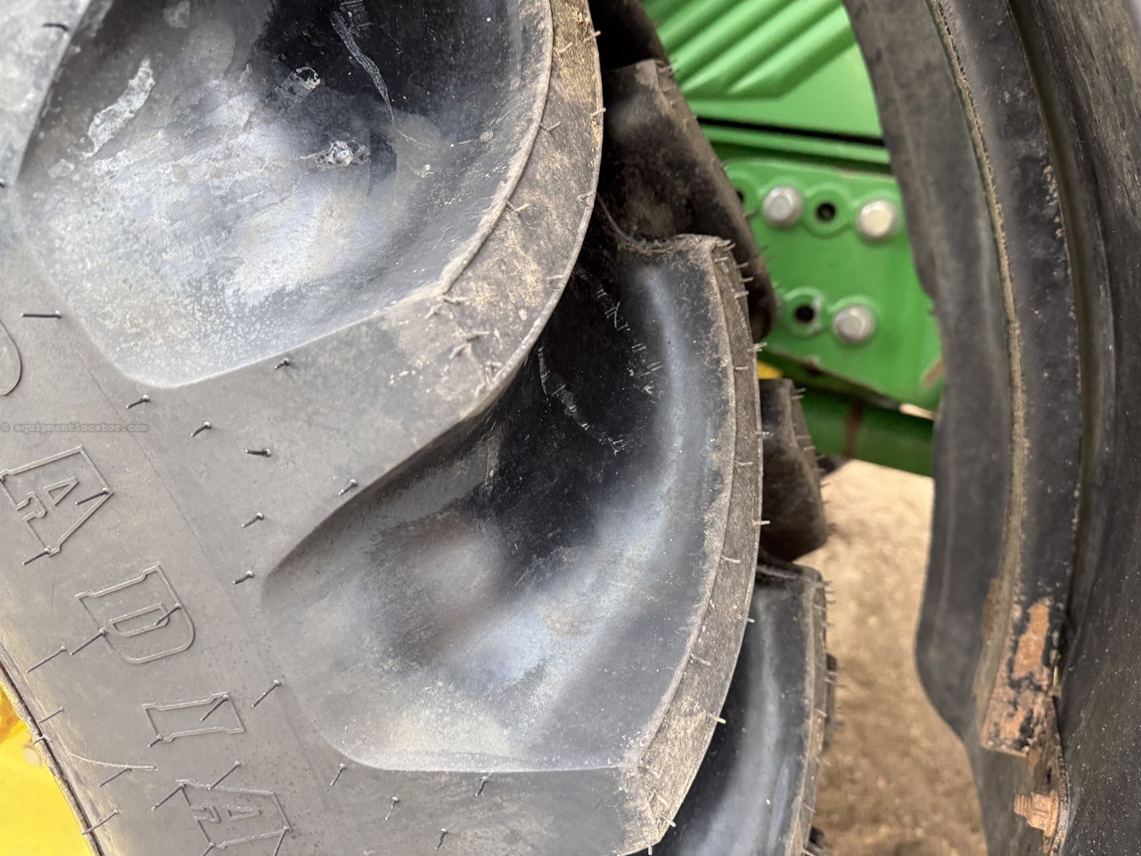 2009 John Deere 7330 Image 20