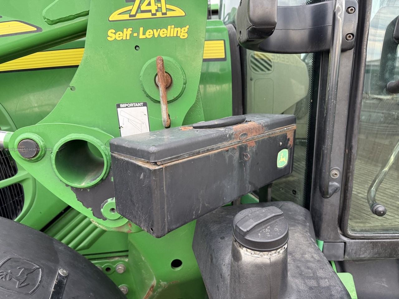 2009 John Deere 7330 Image 33