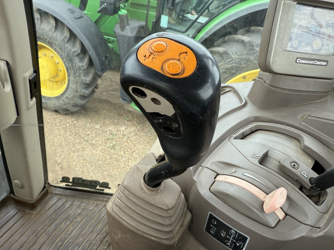 2009 John Deere 7330 Image 45