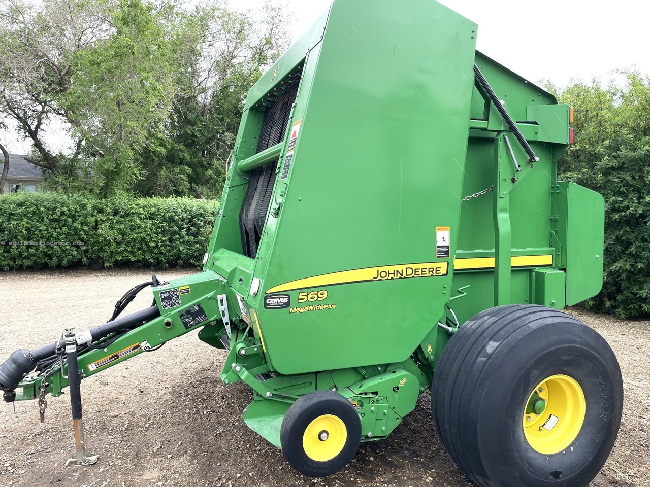 2015 John Deere 569 Image 2