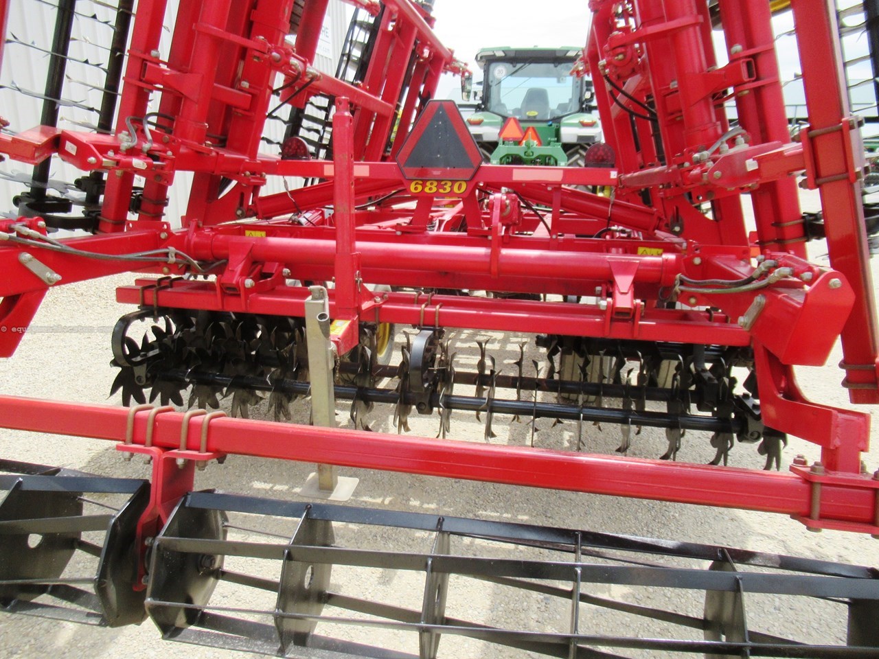 2017 Sunflower 6830 Image 10