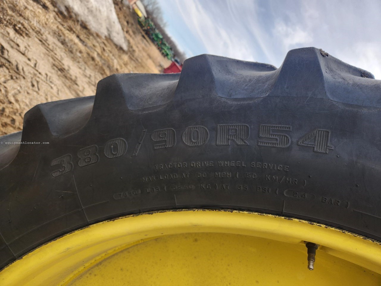 2015 John Deere 8270R Image 10