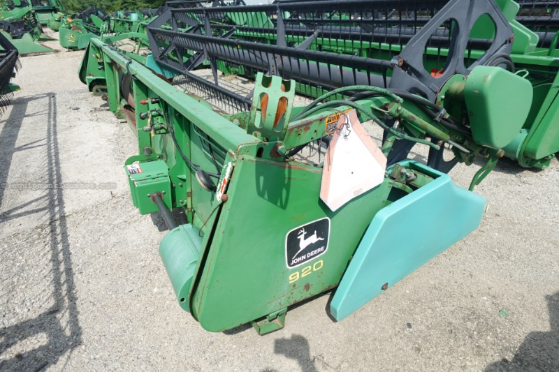 1996 John Deere 920 Image 10