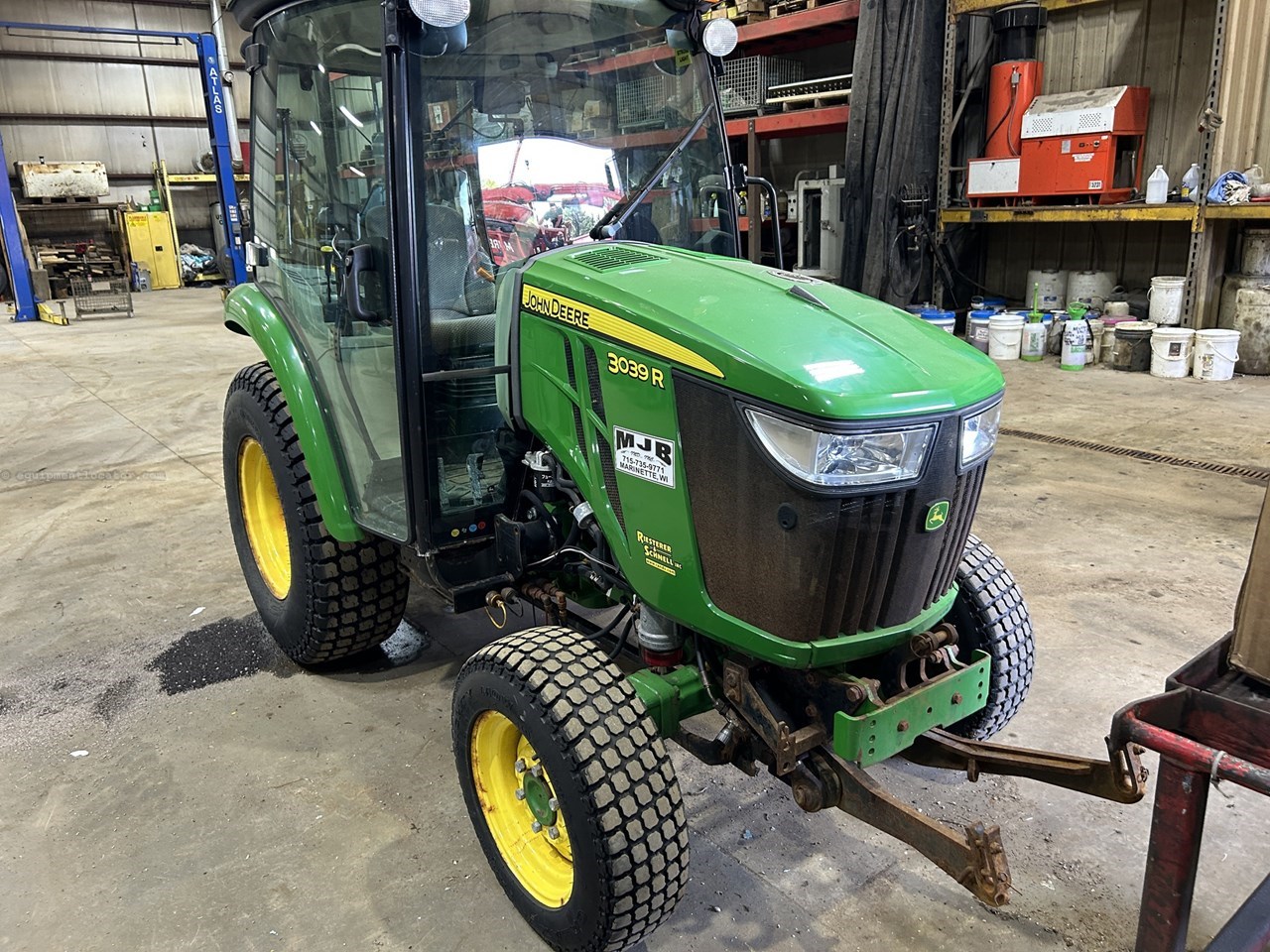 2018 John Deere 3039R Image 2