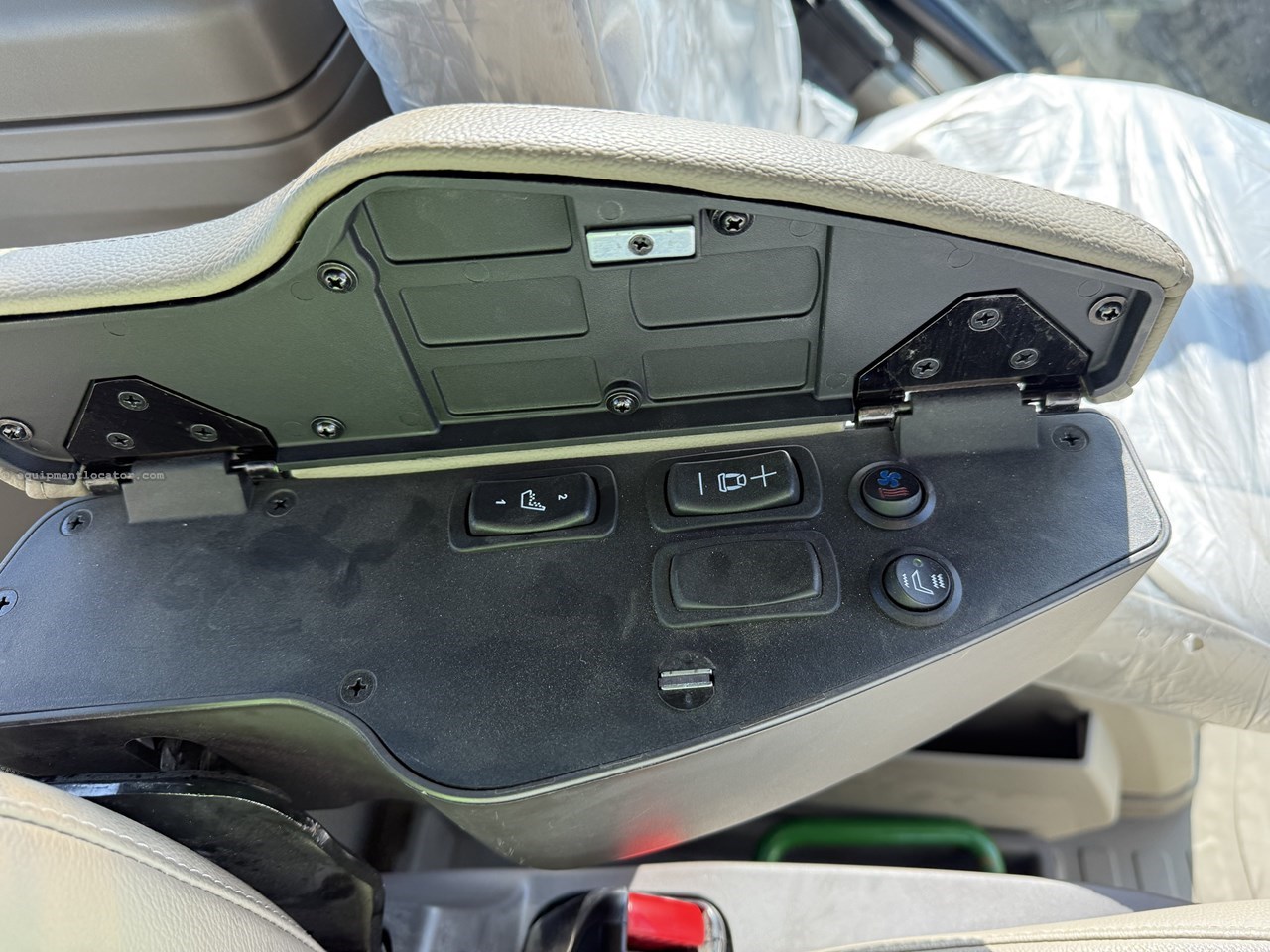 2024 John Deere 8R 280 Image 41