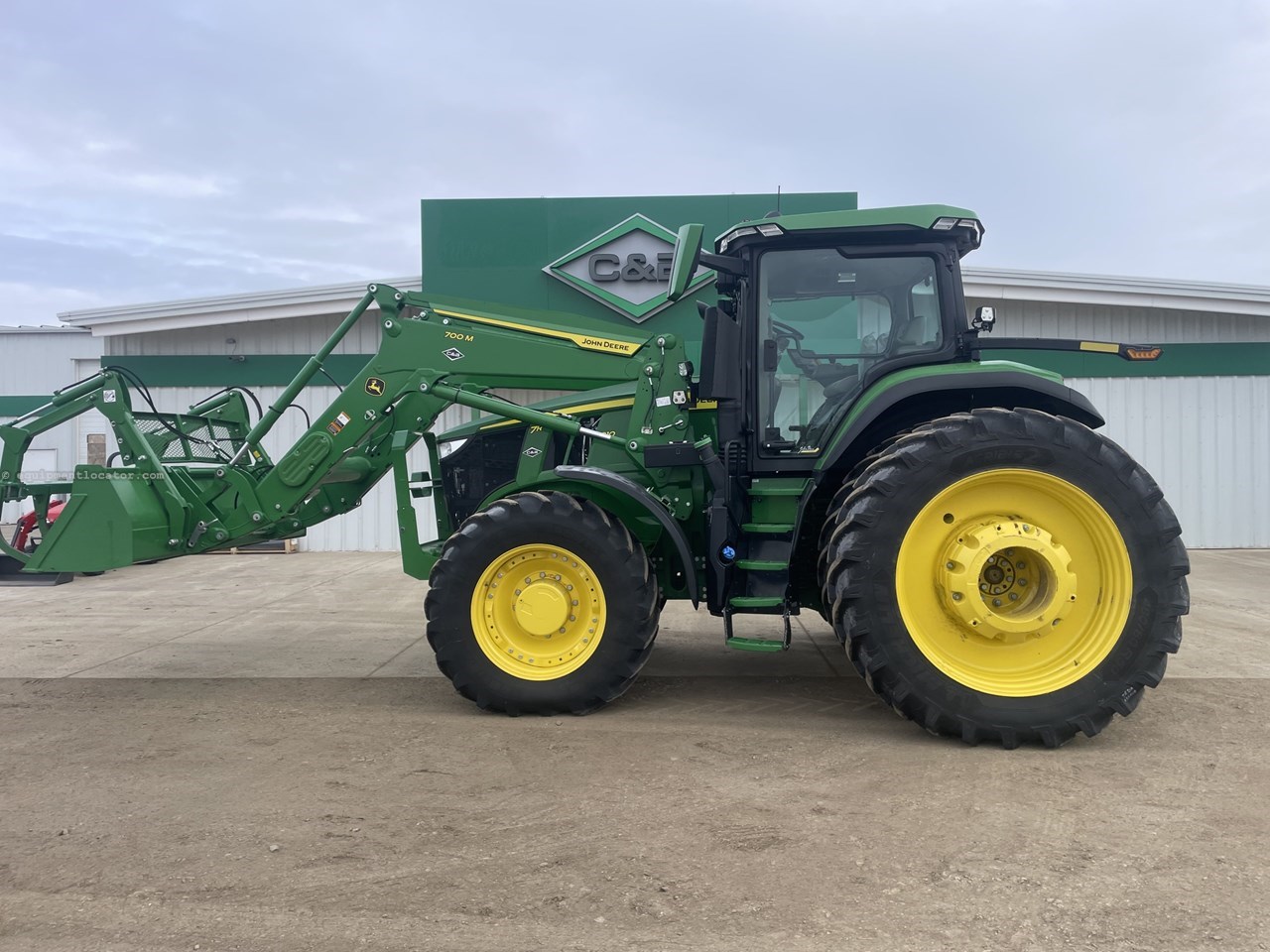 2024 John Deere 7R 210 Image 16