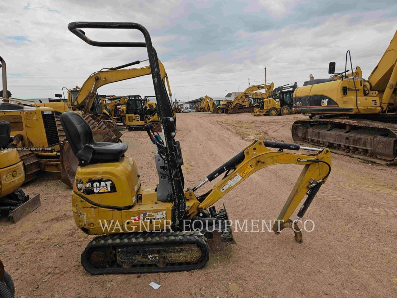 2013 Caterpillar 300.9D Image 10