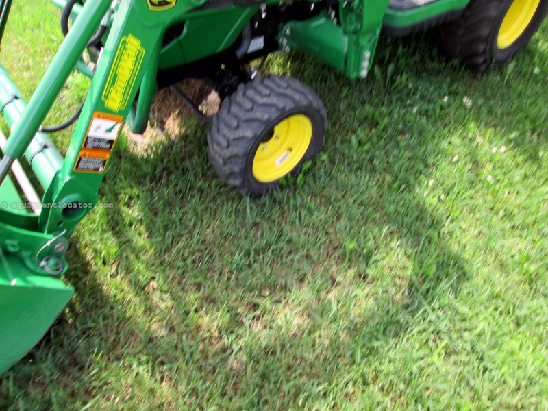 2017 John Deere 1025R Image 10