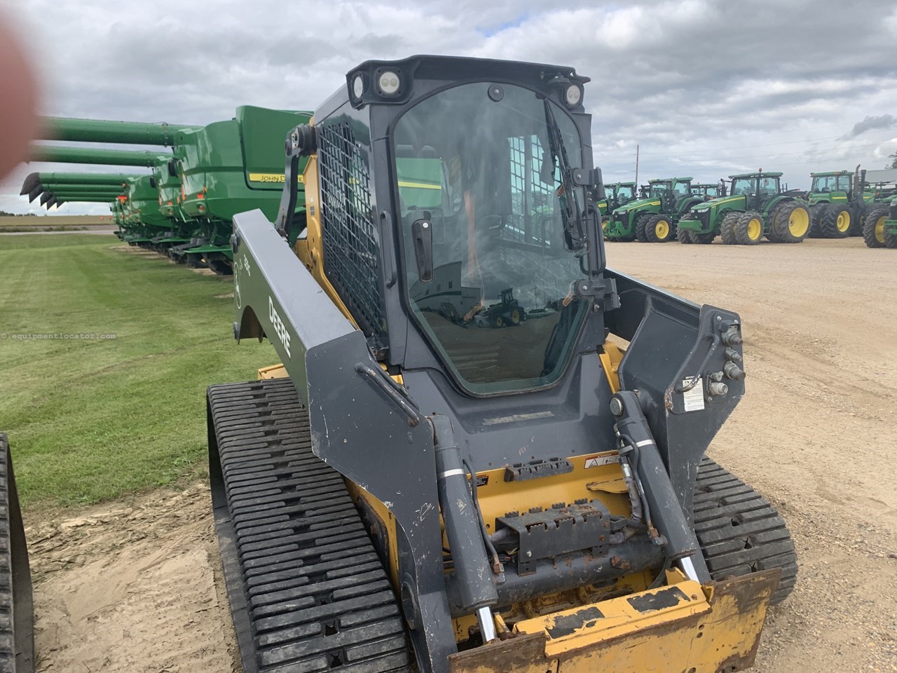 2020 John Deere 331G Image 10