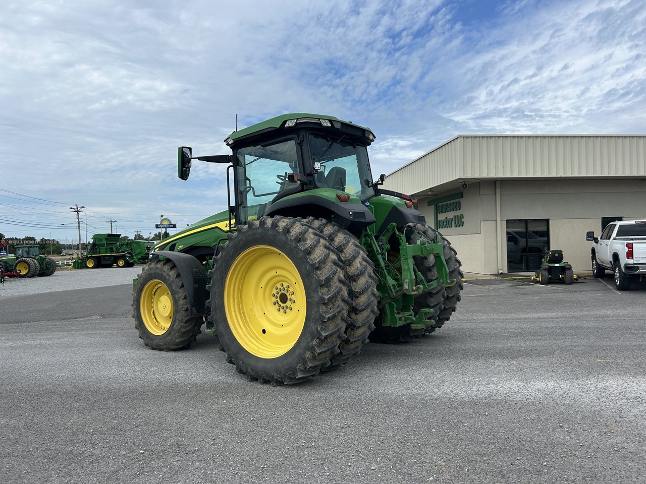 2022 John Deere 8R 250 Image 10