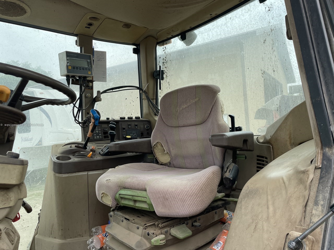 2007 John Deere 7320 Image 10