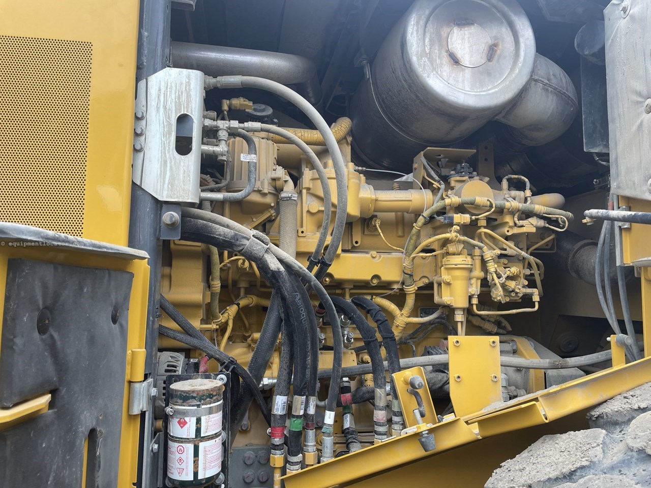 2022 John Deere 844L Image 10