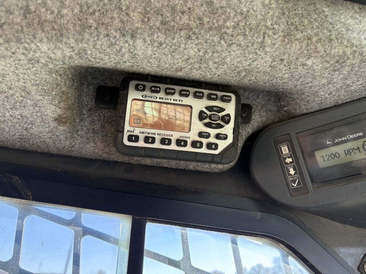 2012 John Deere 320D Image 10