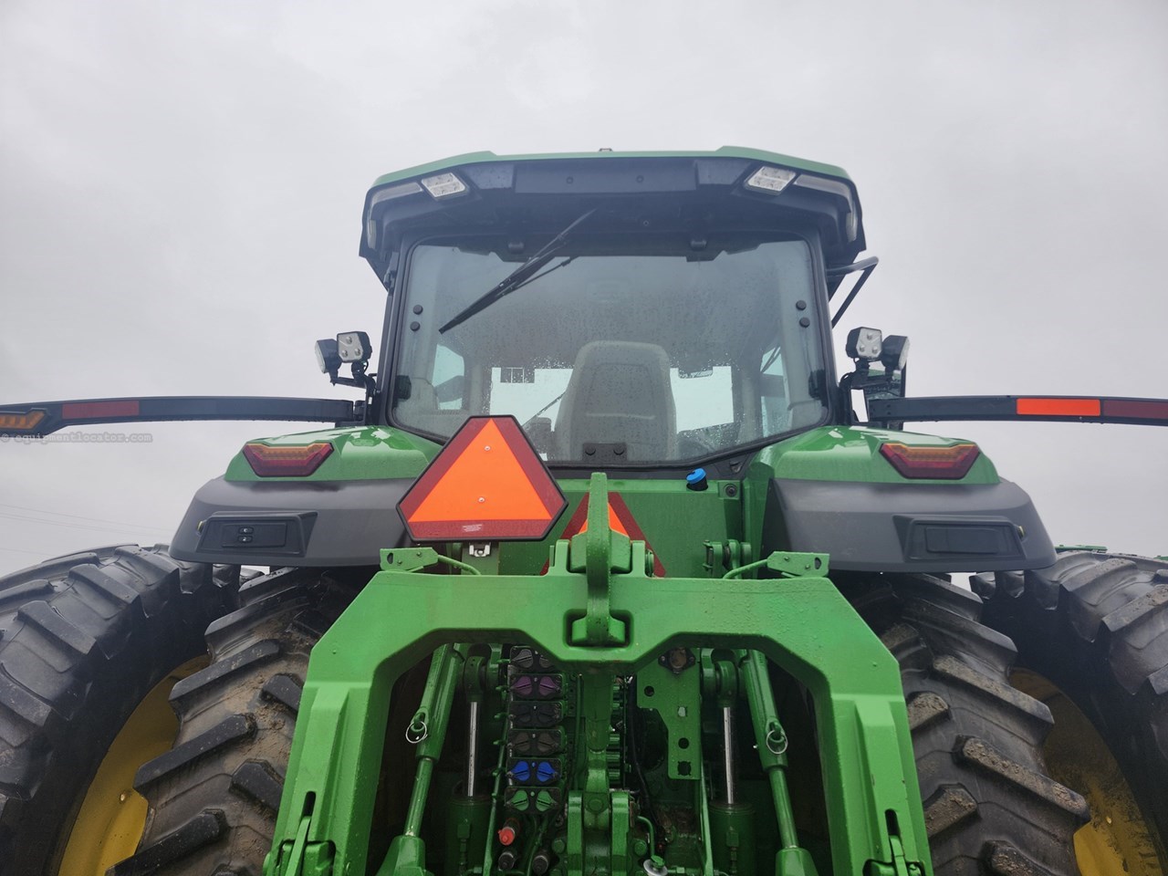 2022 John Deere 8R 370 Image 10