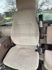 2022 John Deere W235M Image 10