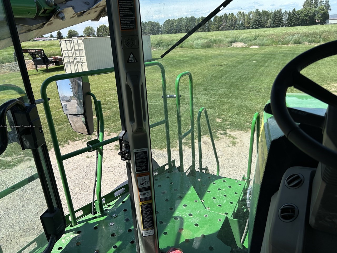 2025 John Deere 800R Image 10