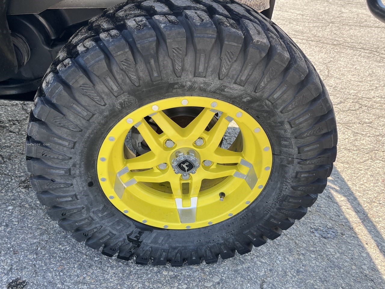 2023 John Deere XUV835R Image 10