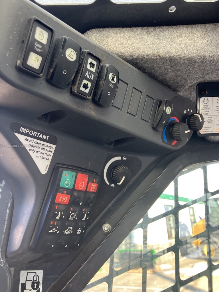 2022 John Deere 330G Image 10