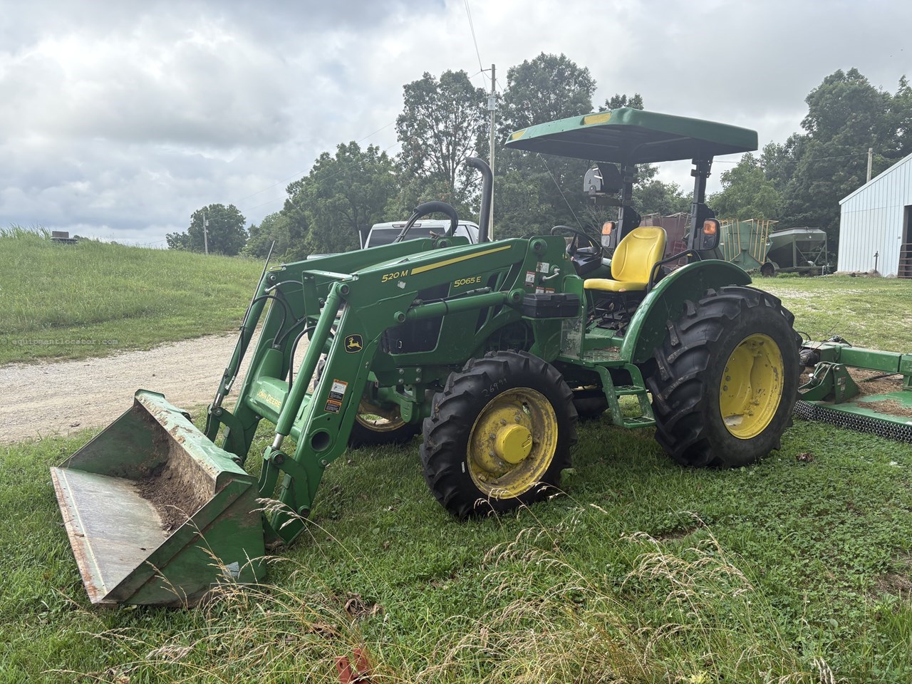 2018 John Deere 5065E Image 10