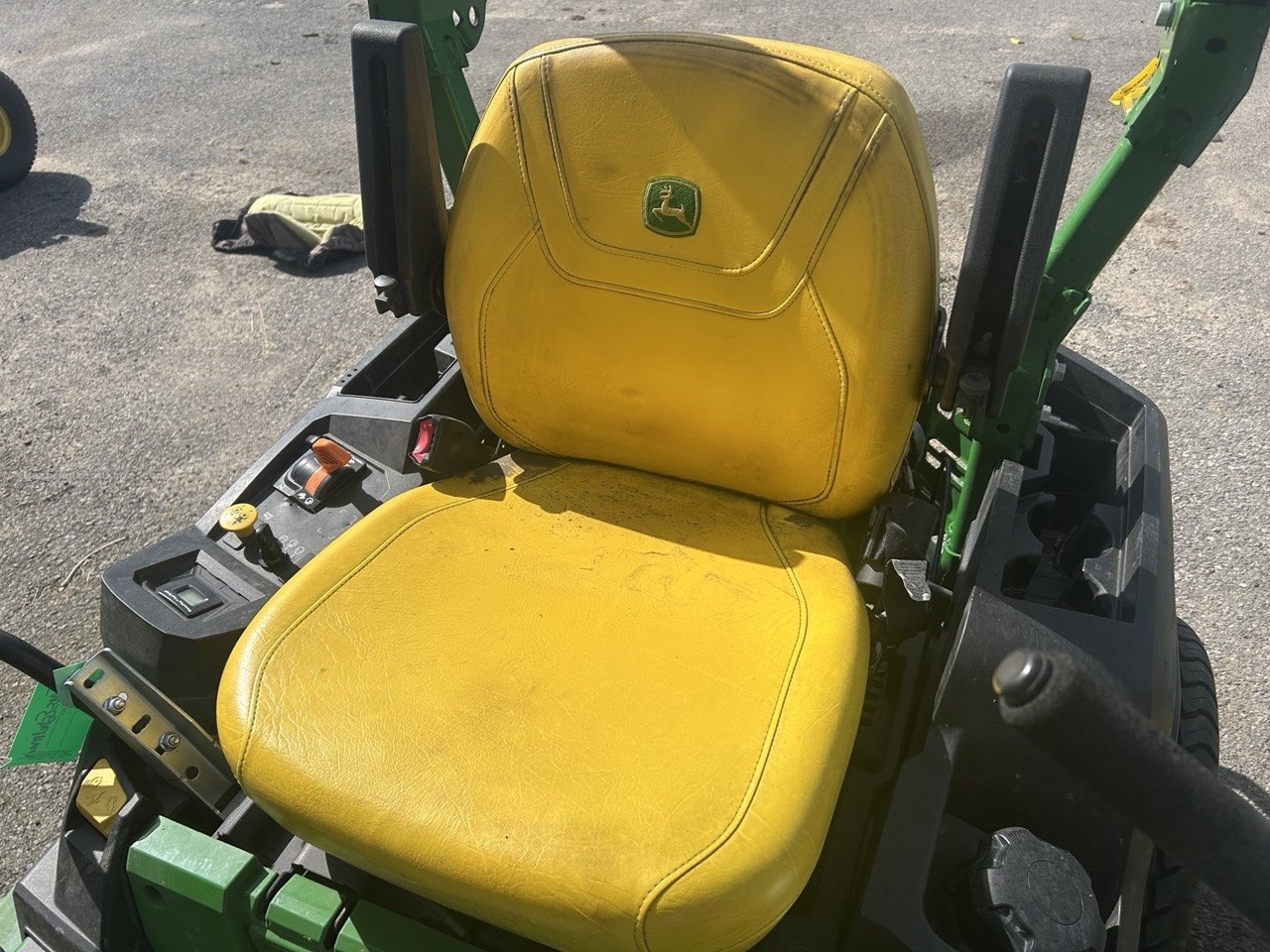 2024 John Deere Z515E Image 6