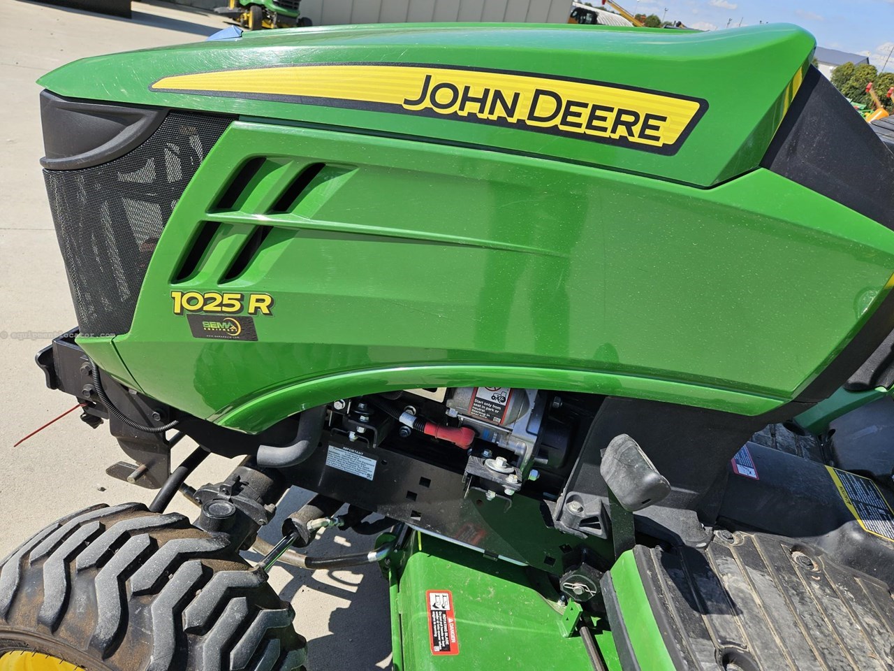 2019 John Deere 1025R Image 10